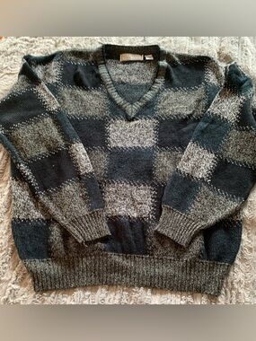 Michael Gerald Vintage  Men's V-Neck  Plaid Sweater - Charcoal & Gray, Size 2XLT